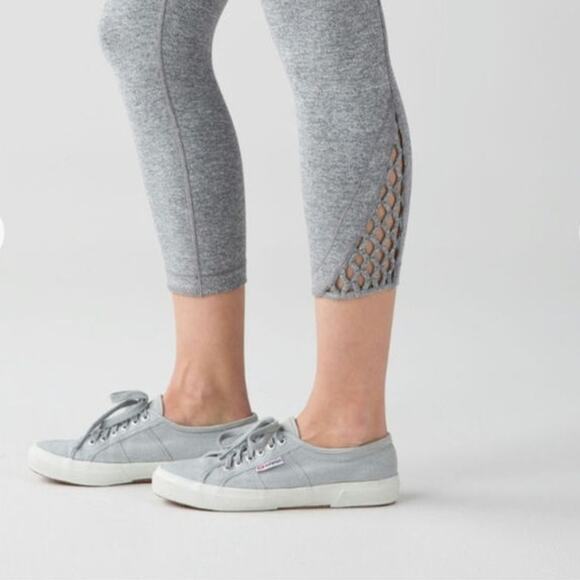 Lululemon True Self Crop II Heathered Slate Yoga Leggings Size 4 Sweat Wicking - Picture 8 of 8